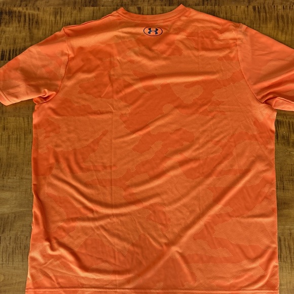 Under Armour V neck t-shirt - Picture 3 of 5